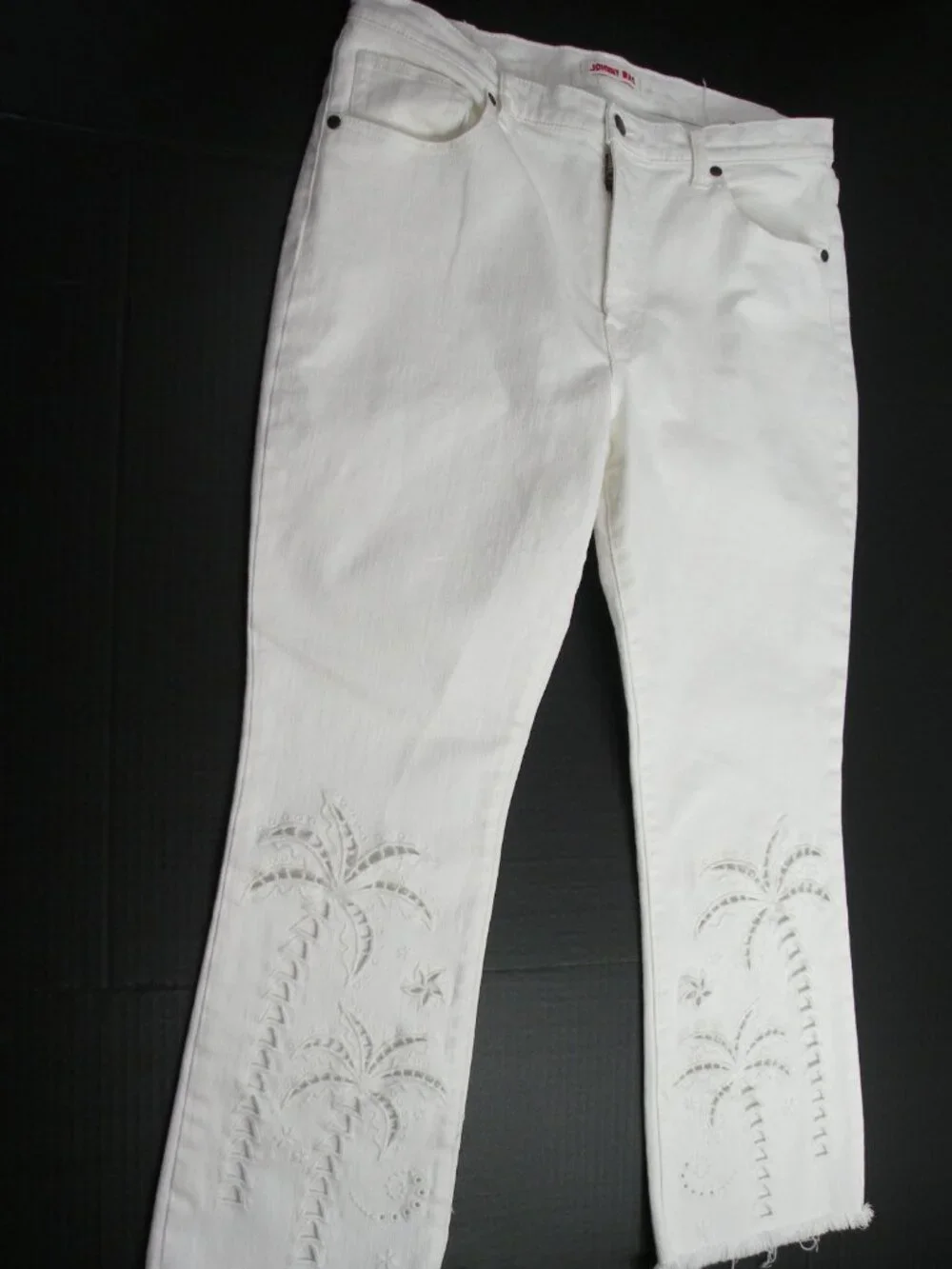 Johnny Was Jeans Womens 32 White Cropped Baby Boot Paradise Palm Embroidered